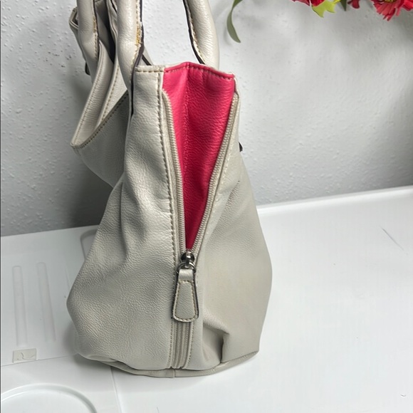 Nine West Gray Shoulder Bag with Hobo Style - Picture 2 of 6